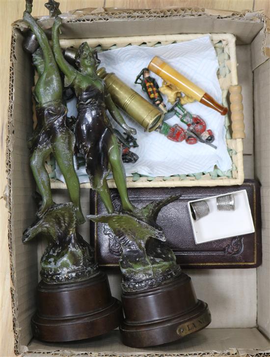 A quantity of mixed collectables